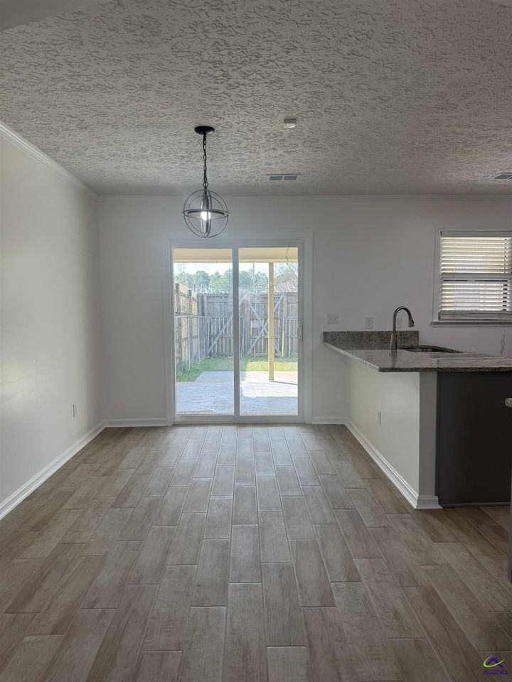 125 Wingate Cir - Photo 7 of 21