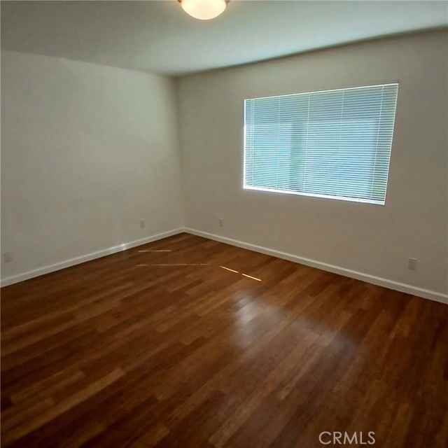 16043 San Fernando Mission Blvd - Photo 5 of 8