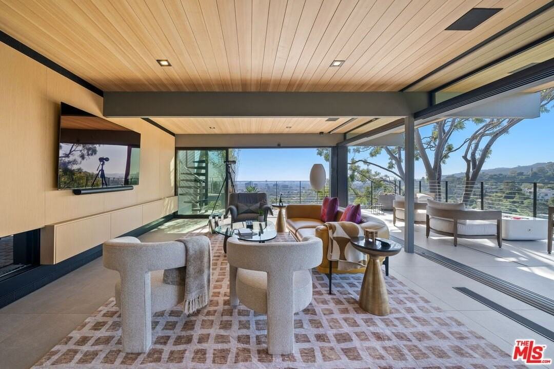 5671 Spreading Oak Dr - Photo 4 of 40