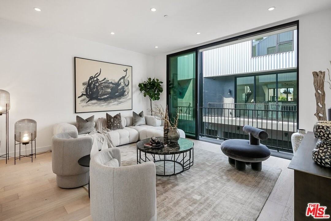 5164 W Mid City Ct - Photo 3 of 16