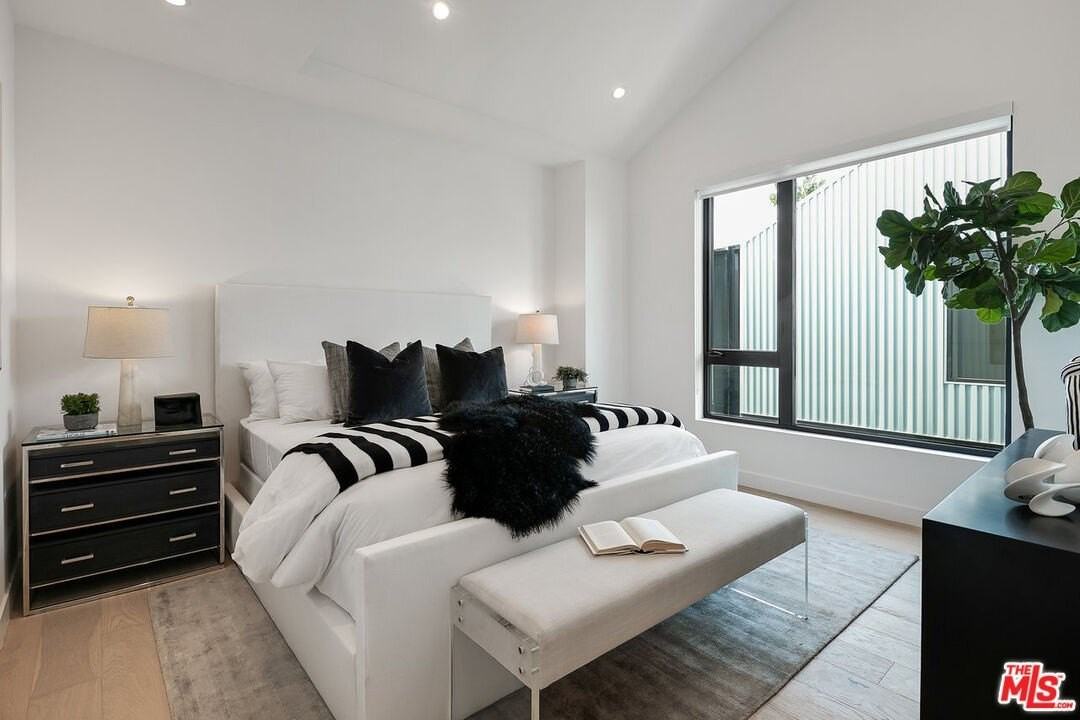 5164 W Mid City Ct - Photo 5 of 16