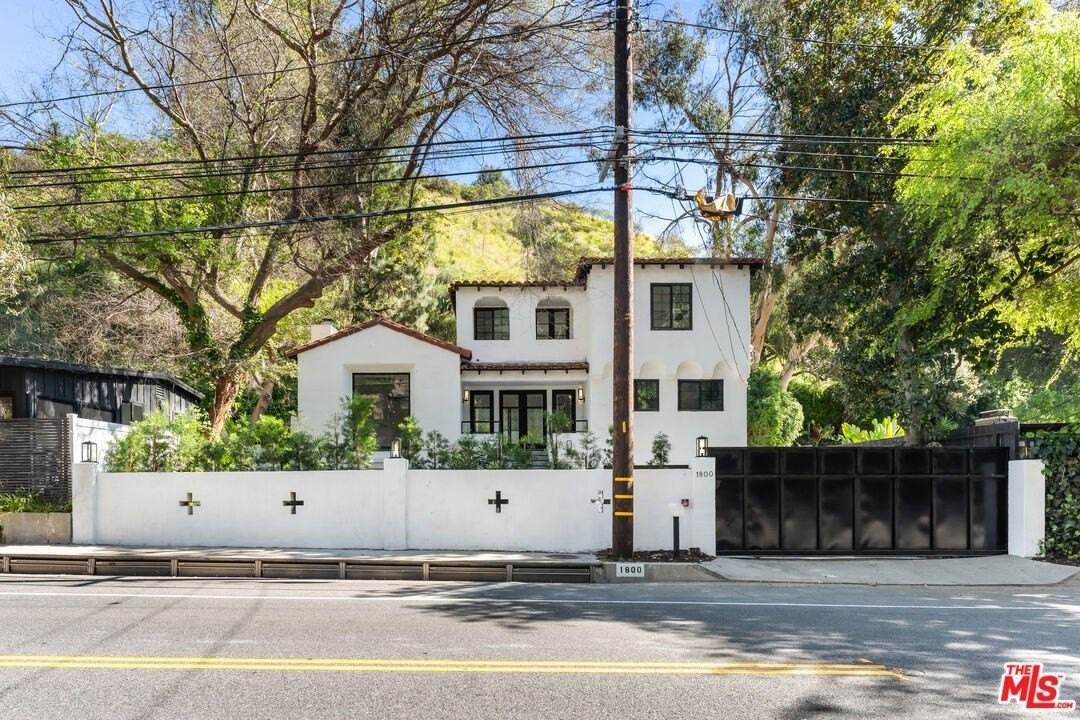 1800 Benedict Canyon Dr - Photo 2 of 21