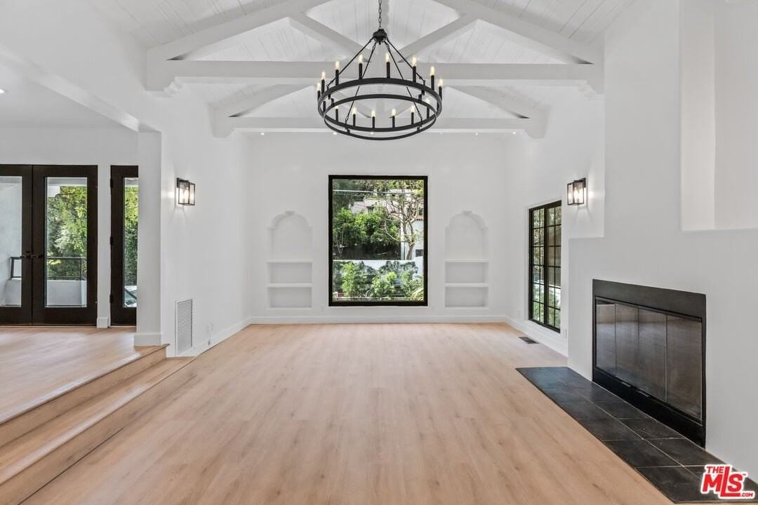 1800 Benedict Canyon Dr - Photo 6 of 21