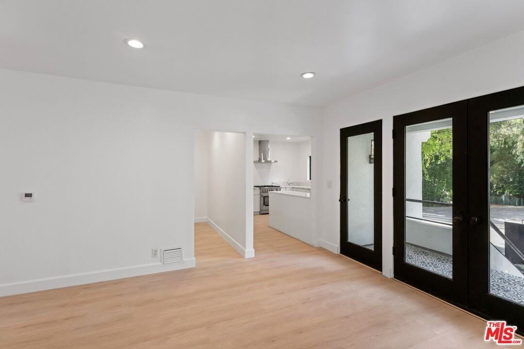 1800 Benedict Canyon Dr - Photo 7 of 21