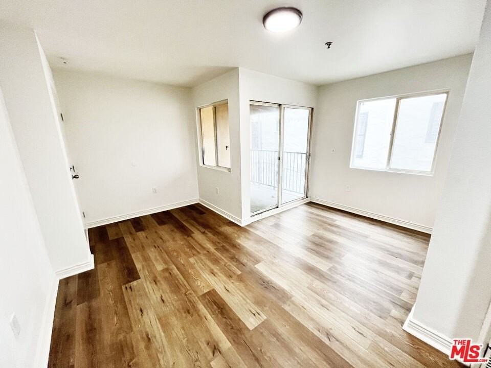 2637 S Manhattan Pl Apt 3 - Photo 2 of 14