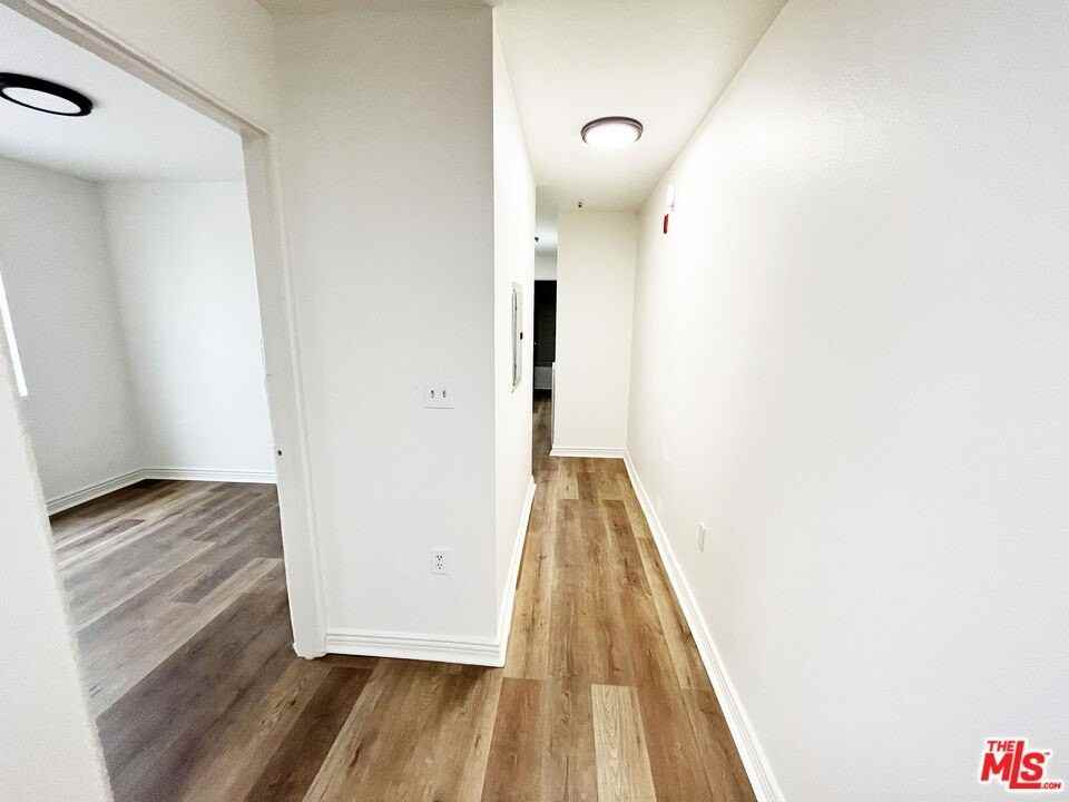 2637 S Manhattan Pl Apt 3 - Photo 5 of 14