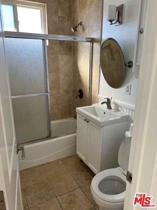 13636 Cerise Ave Unit 1/2 - Photo 4 of 19