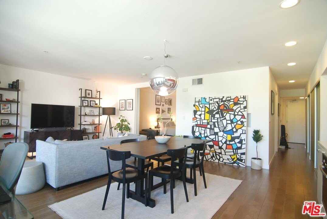 901 S Flower St Unit 505 - Photo 2 of 36