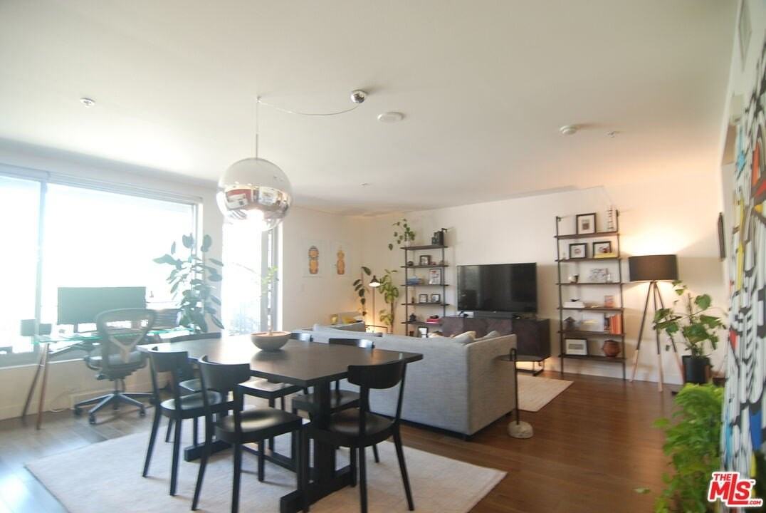 901 S Flower St Unit 505 - Photo 3 of 36