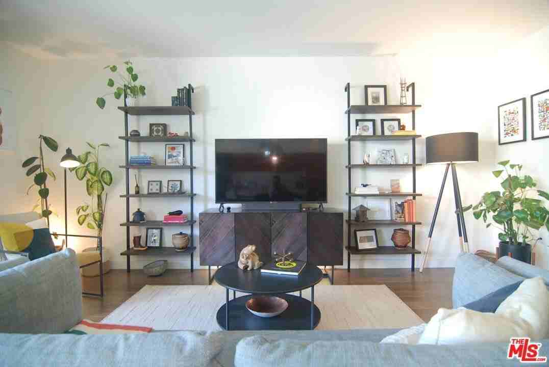 901 S Flower St Unit 505 - Photo 6 of 36