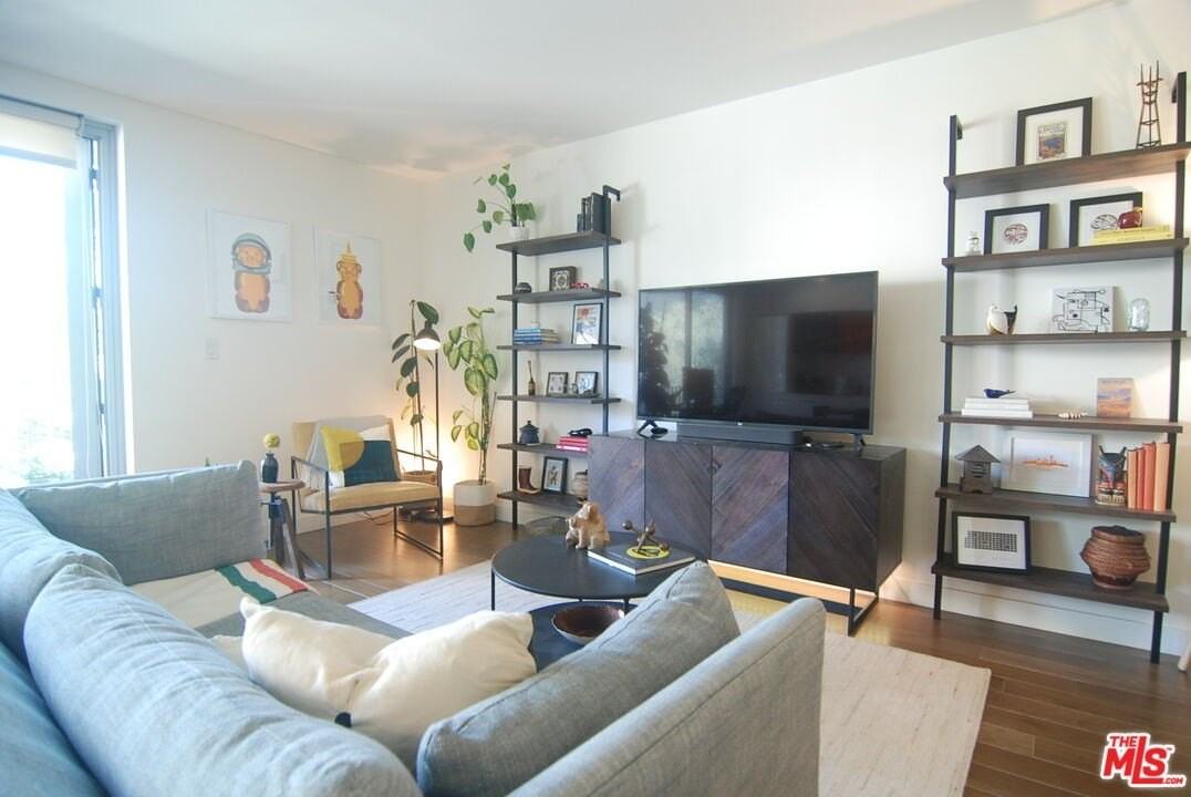 901 S Flower St Unit 505 - Photo 7 of 36