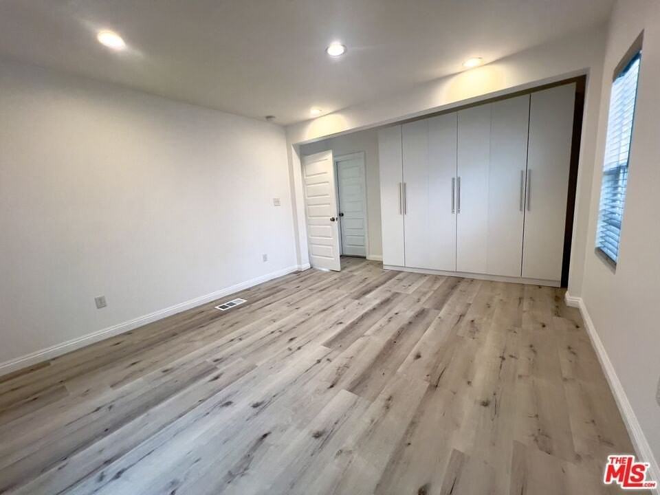 1206 Keniston Ave - Photo 7 of 25