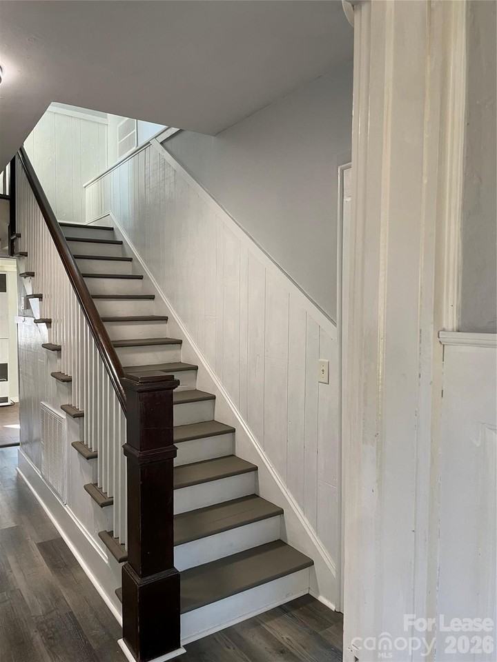 409 N Main St - Photo 3 of 17