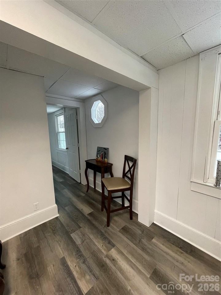 409 N Main St - Photo 6 of 17