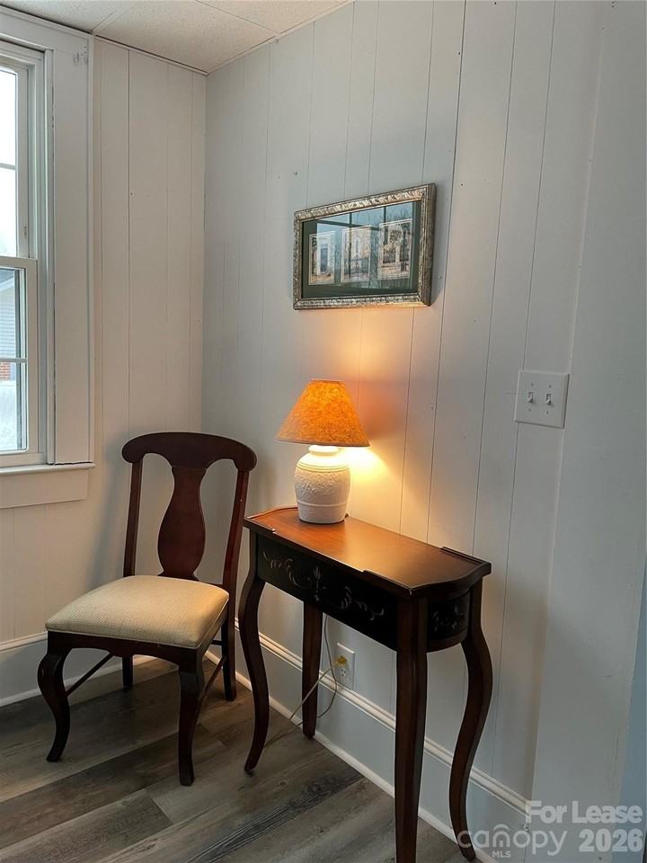 409 N Main St - Photo 7 of 17