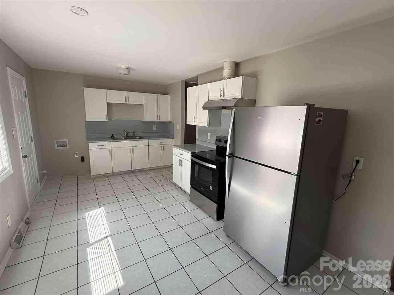 2544 Abelwood Rd - Photo 3 of 9