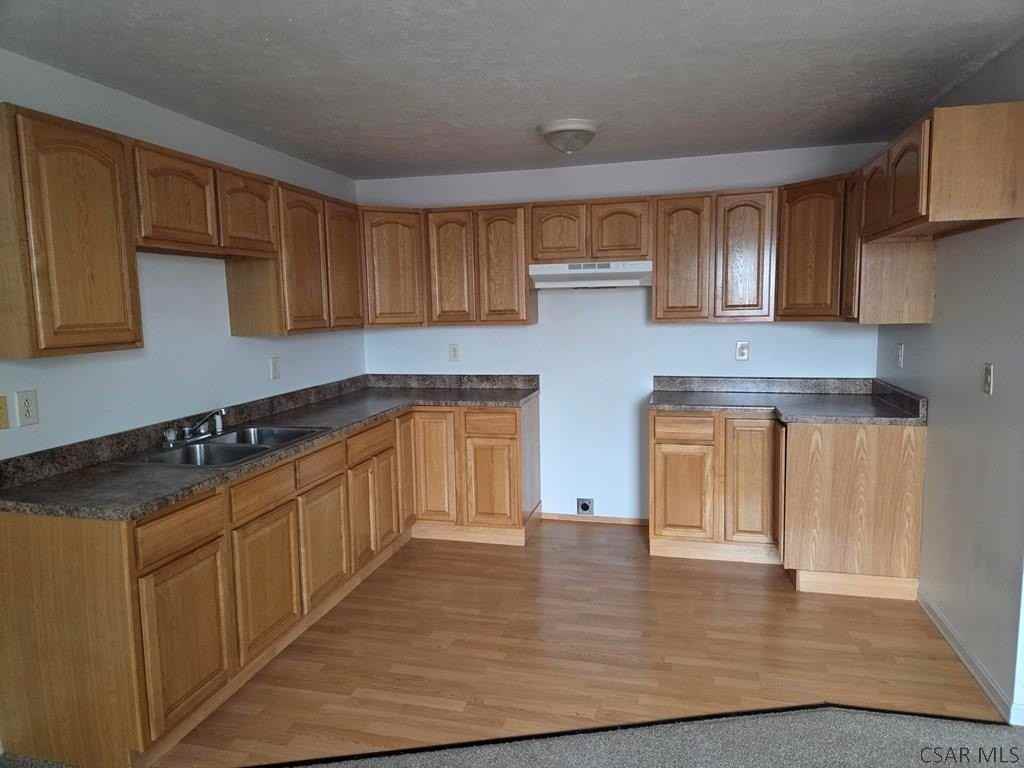 788 N Center Ave - Photo 3 of 5