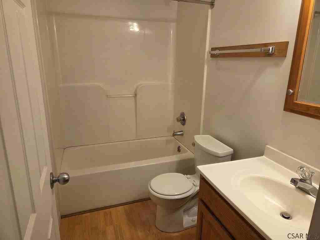 788 N Center Ave - Photo 5 of 5