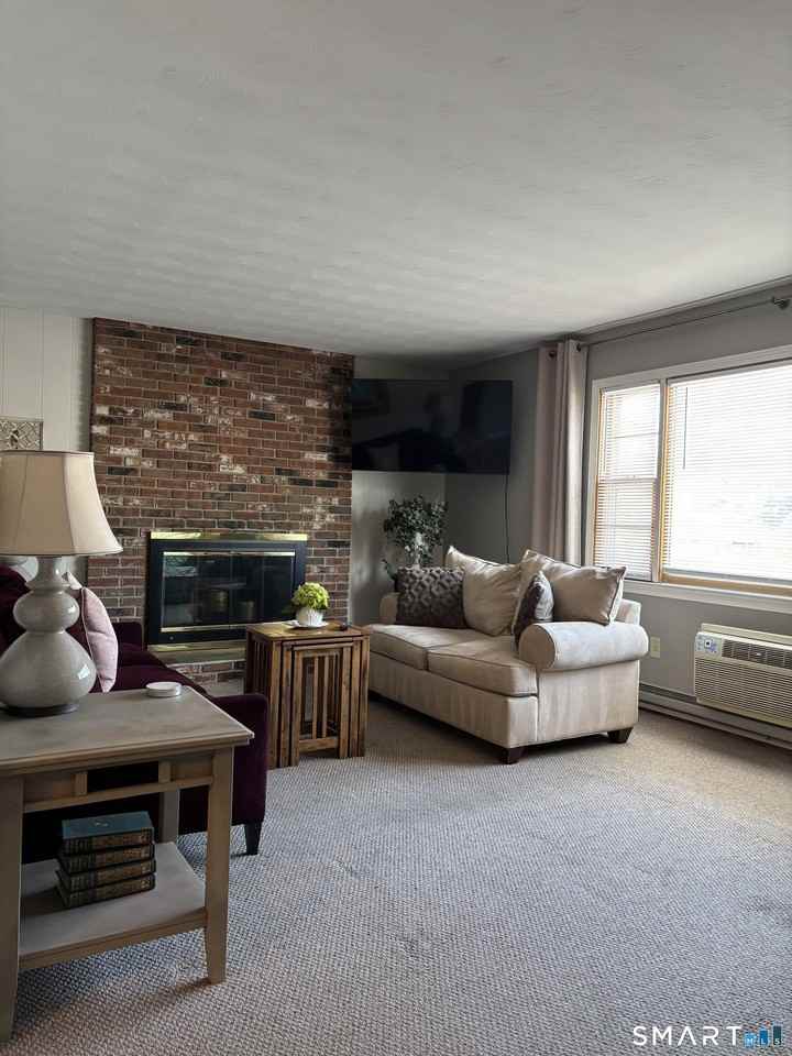 38 Timber Ln Apt 1 #1 - Photo 5 of 8