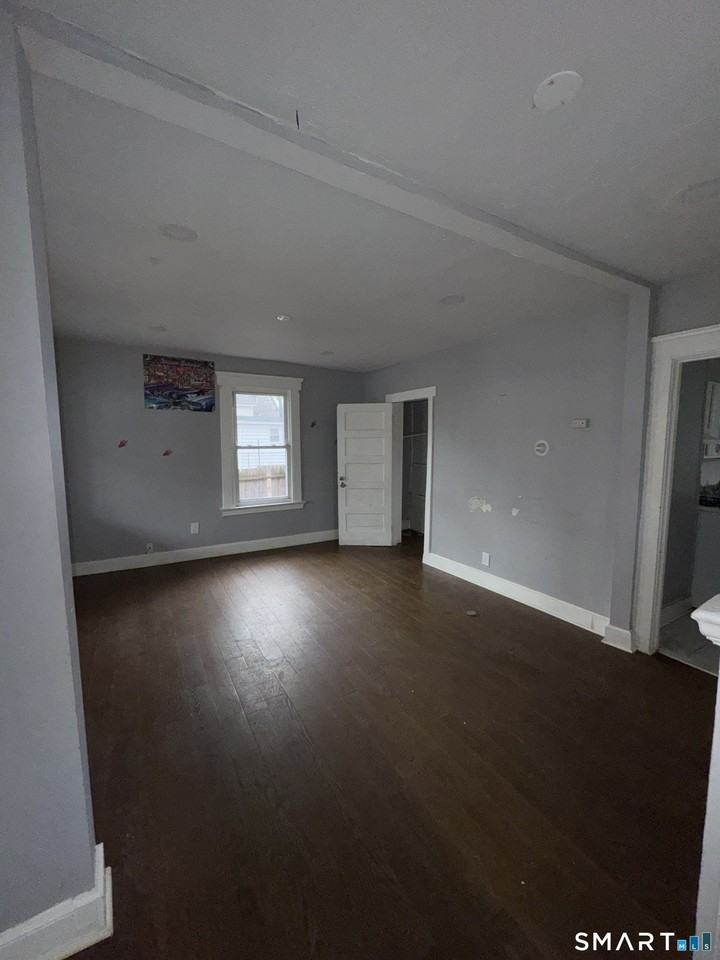 154 Frank St - Photo 2 of 12