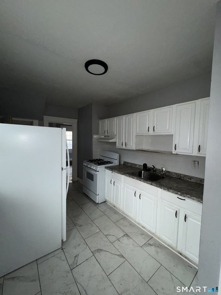 154 Frank St - Photo 5 of 12