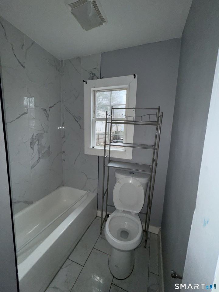 154 Frank St - Photo 6 of 12