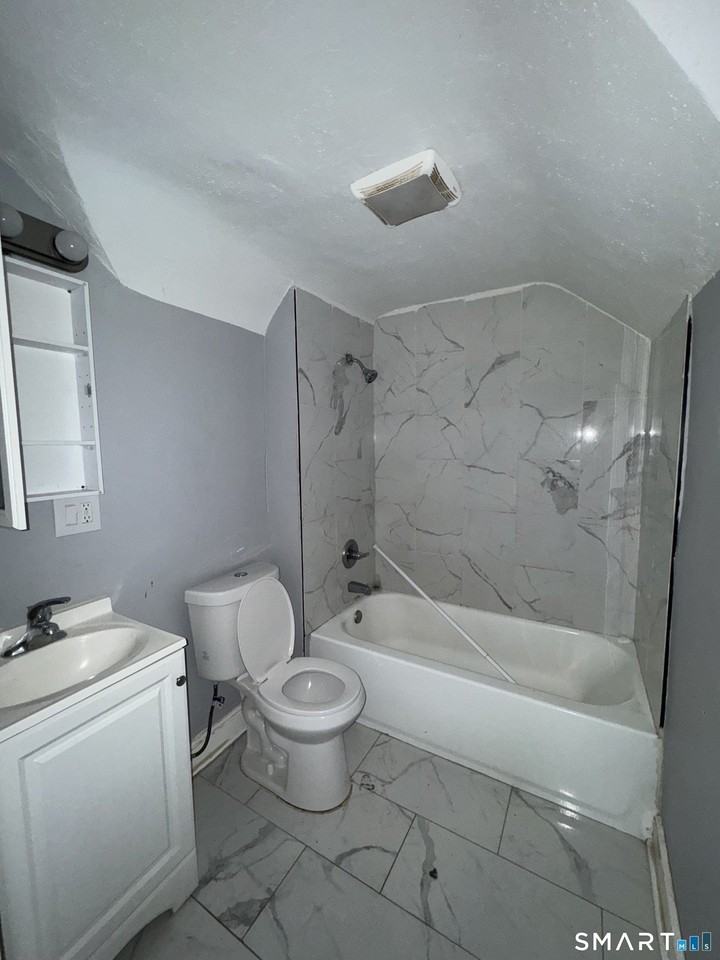 154 Frank St - Photo 7 of 12