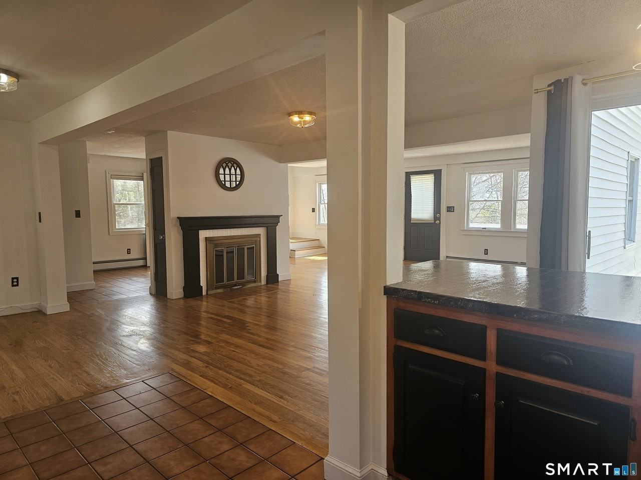 932 Saybrook Rd - Photo 7 of 40