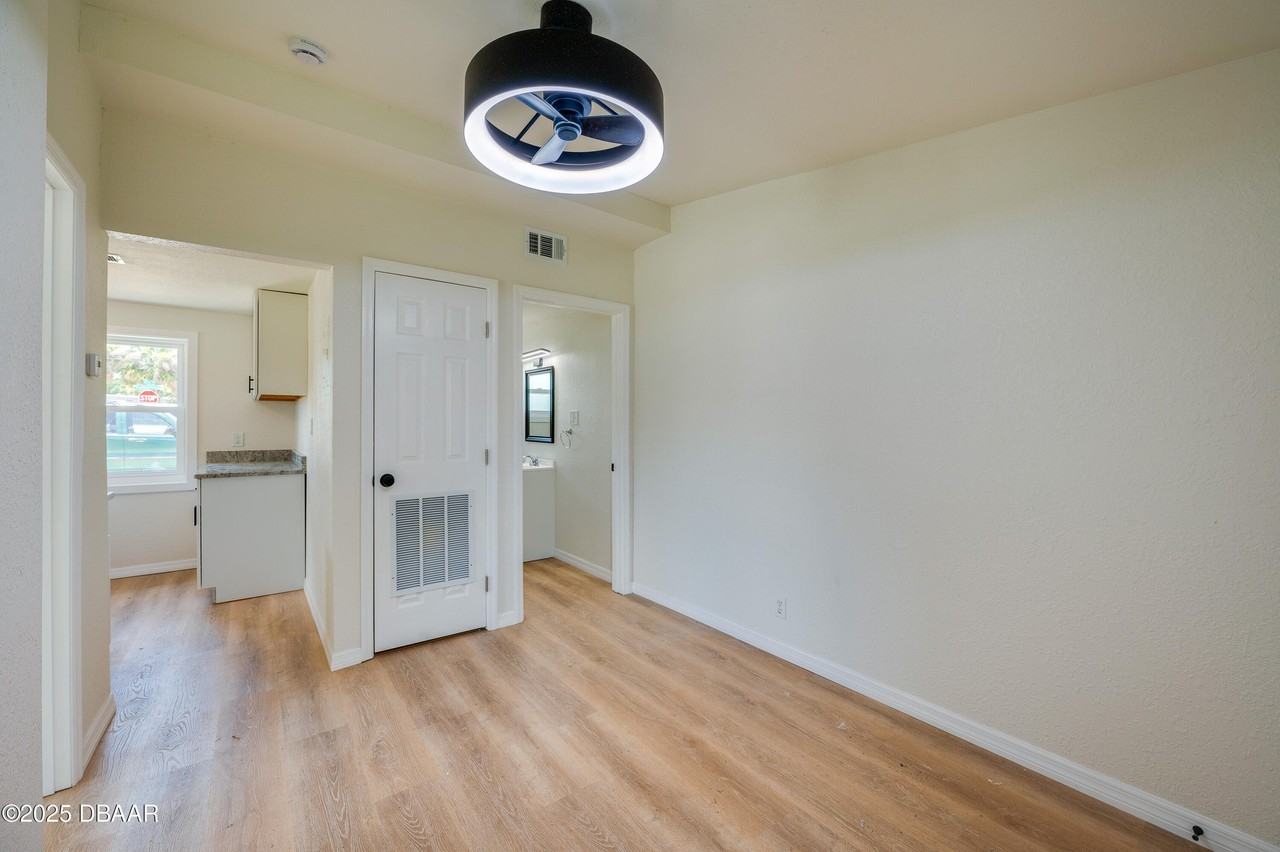 259 Jefferson St Apt 1 - Photo 4 of 11