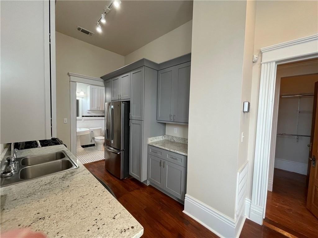 2417 General Pershing St - Photo 6 of 16