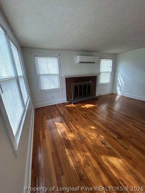 1007 E 9th St - Photo 3 of 12