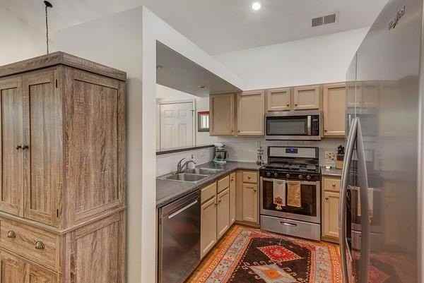 141 Spruell Springs Rd - Photo 7 of 17