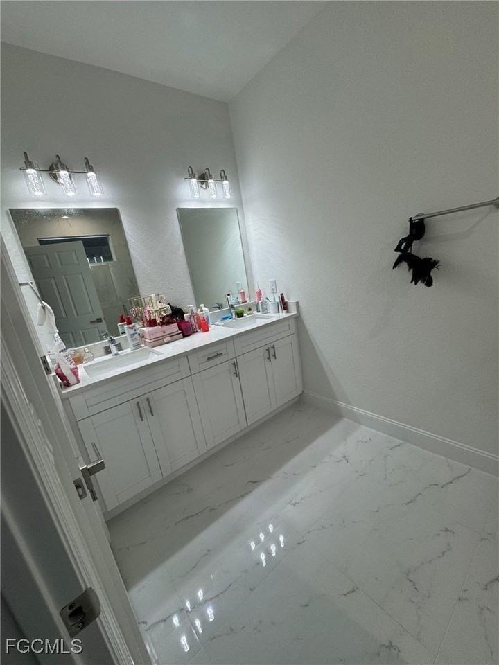 4607 June Ave N - Photo 5 of 13