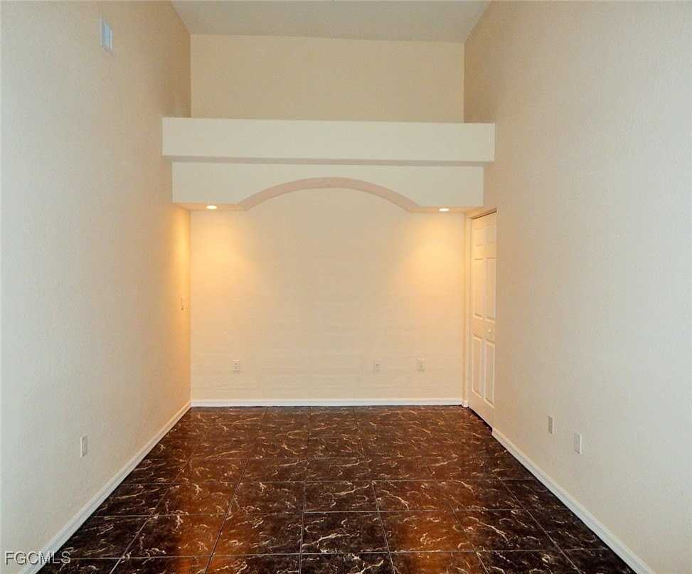 1113 Van Loon Commons Cir Apt 304 #304 - Photo 7 of 17