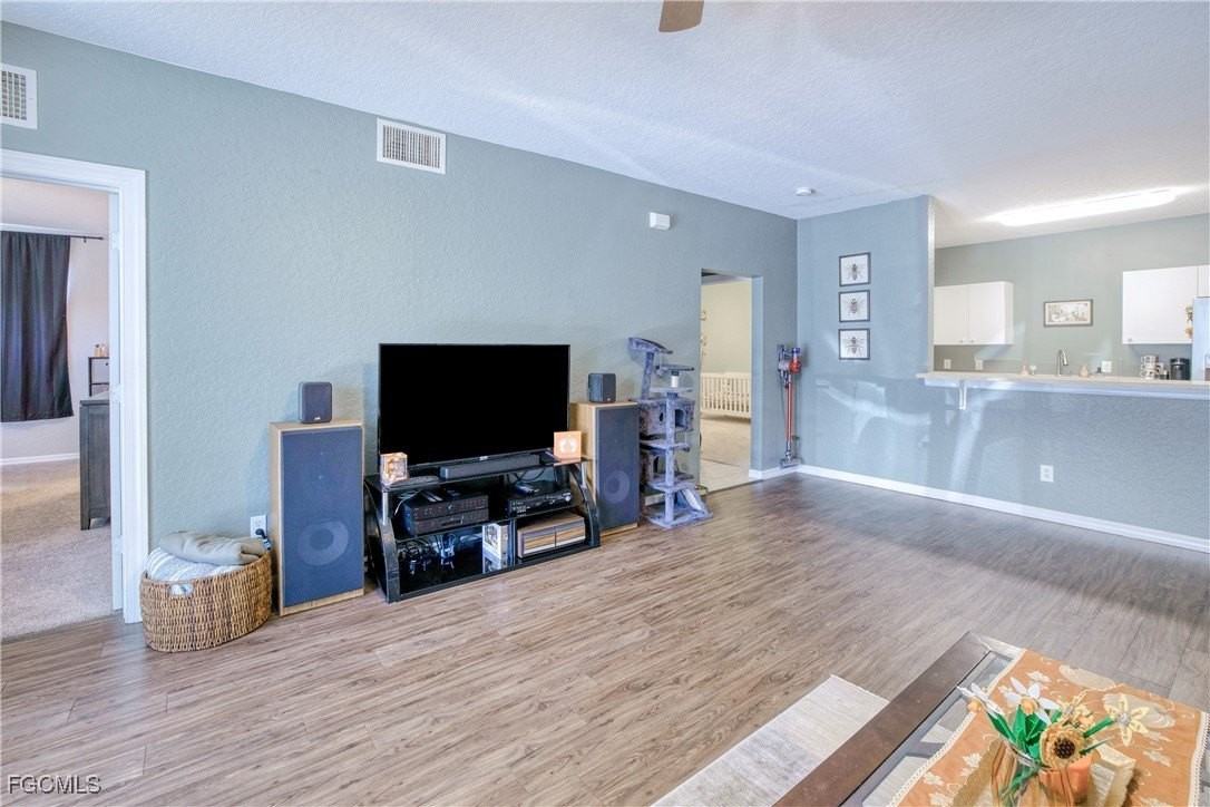 1040 Hancock Creek South Blvd Apt 101 - Photo 4 of 27