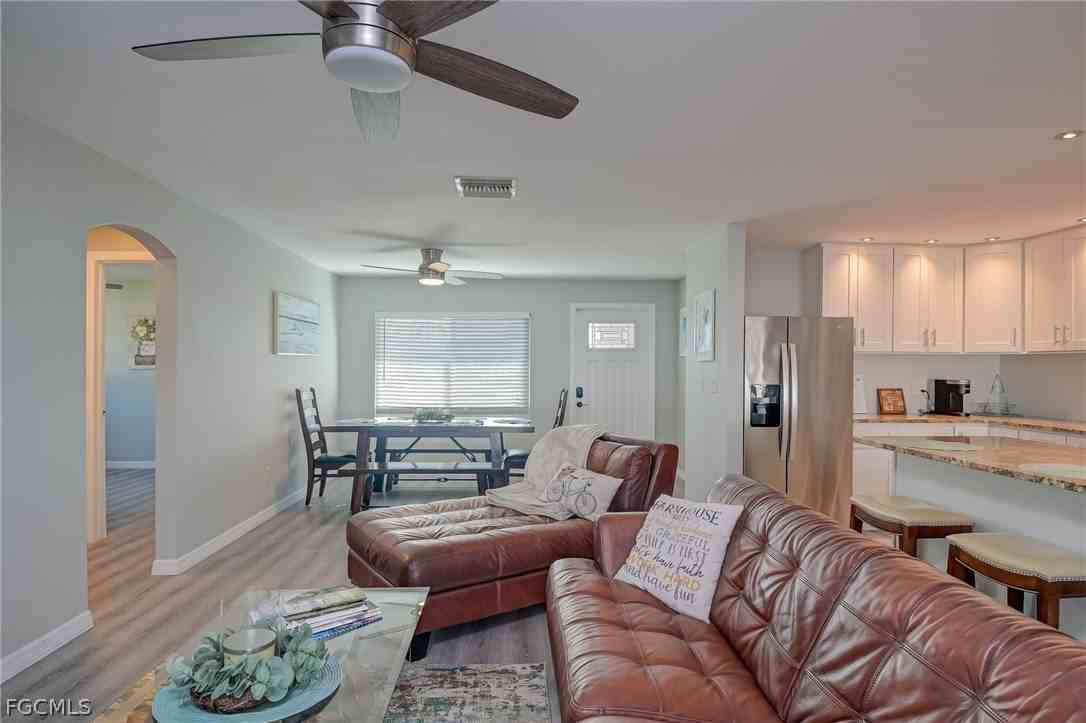 209 Se 44th Ter - Photo 6 of 20