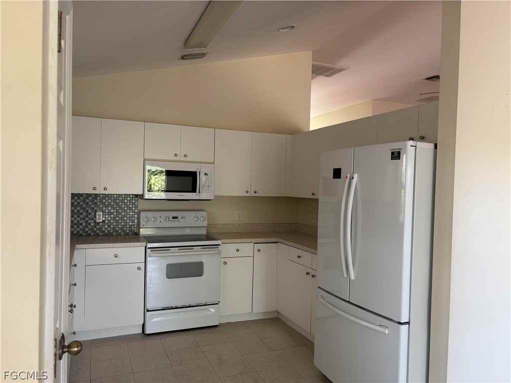 4620 Varsity Cir - Photo 5 of 12