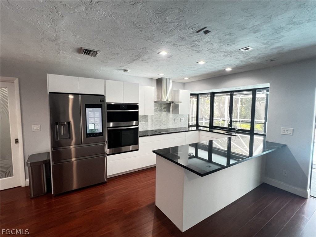 3410 Se 11th Pl - Photo 6 of 23