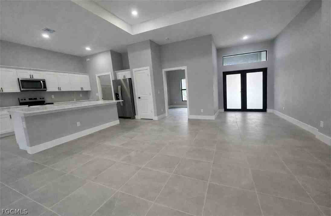 529 Se 7th St - Photo 3 of 23