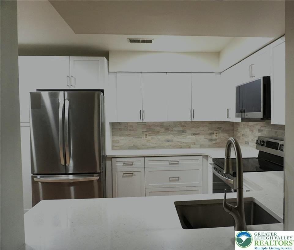 4651 Cheryl Dr - Photo 3 of 22