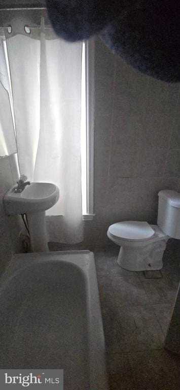 3258 N Park Ave #2R - Photo 5 of 10