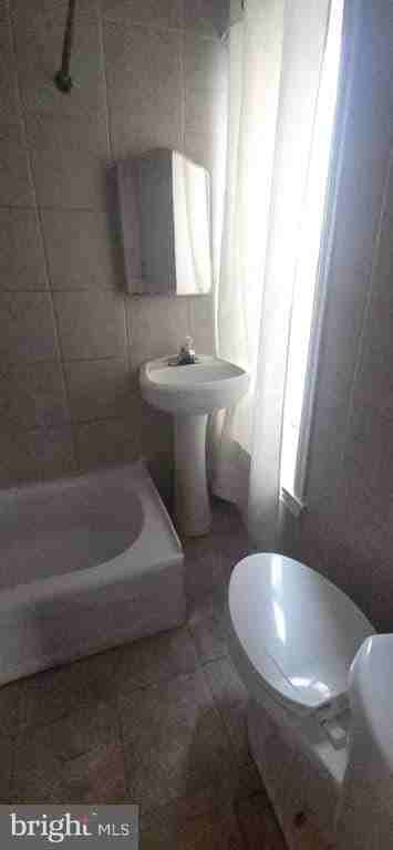 3258 N Park Ave #2R - Photo 6 of 10