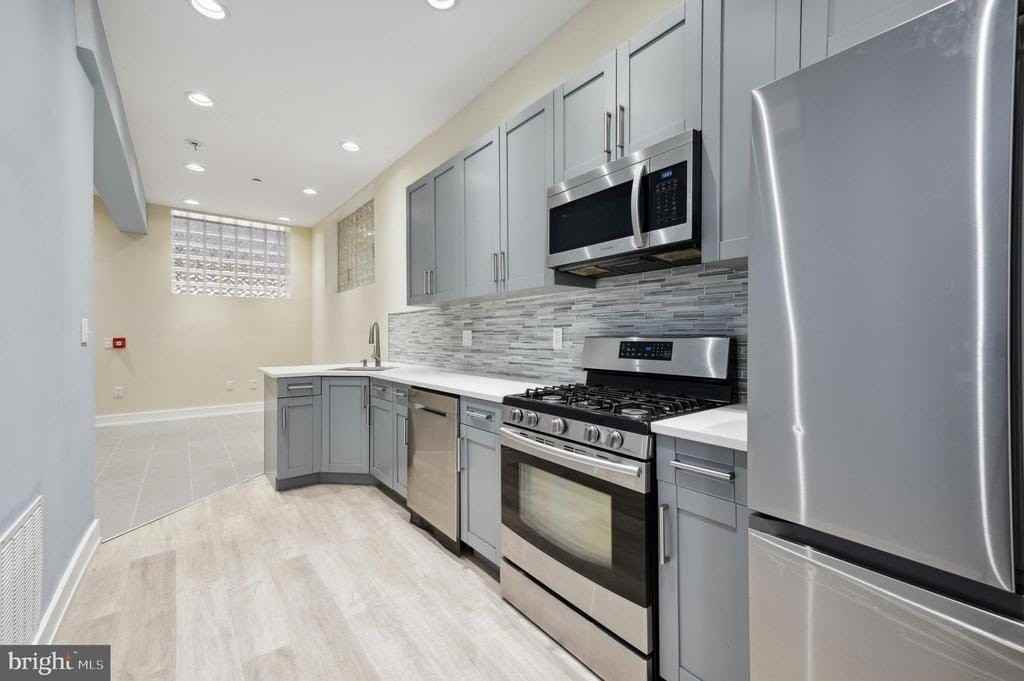 202426 E Fletcher St #1 - Photo 2 of 13