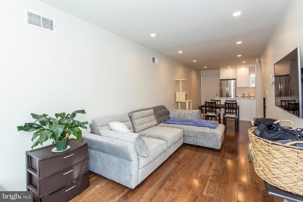 2009 Oakford St #1 - Photo 2 of 21