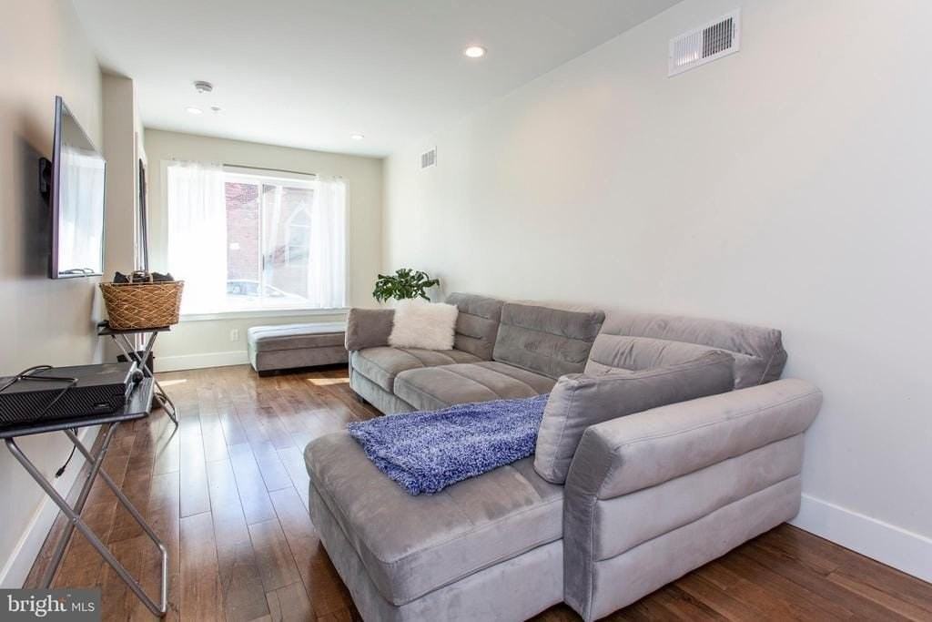 2009 Oakford St #1 - Photo 4 of 21