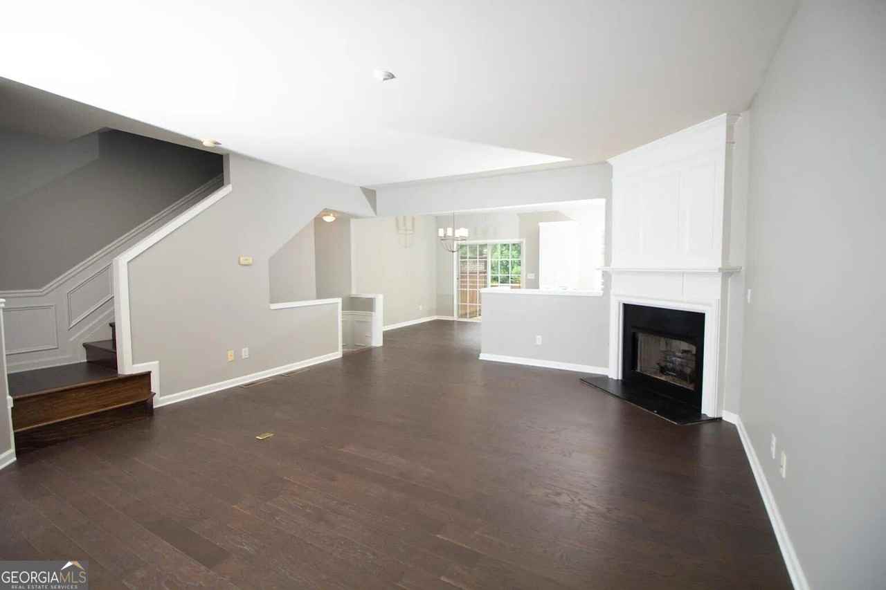 5142 Manerdale Dr Se - Photo 4 of 14