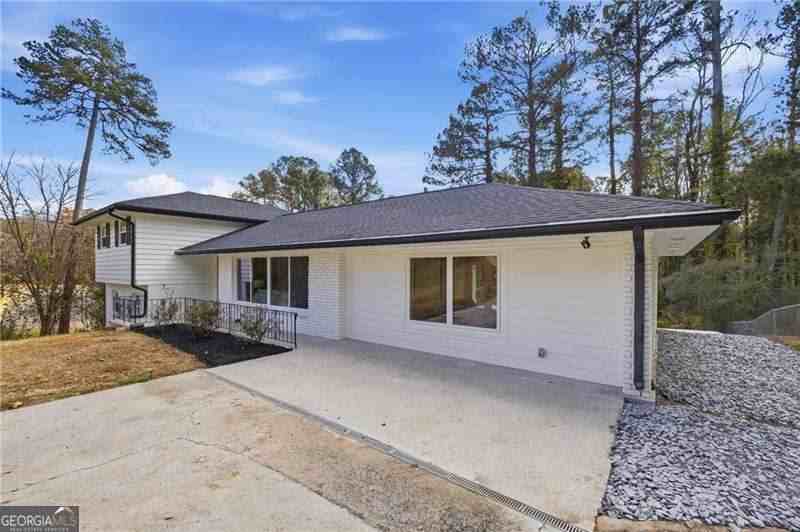 2967 Flat Shoals Rd - Photo 3 of 37