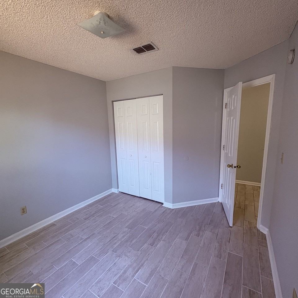 175 Talbot Ct - Photo 5 of 20