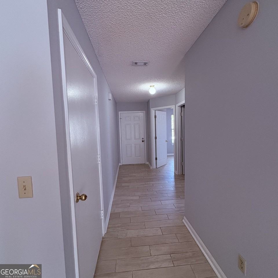 175 Talbot Ct - Photo 6 of 20