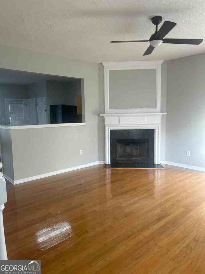 2762 Parkway Cv - Photo 3 of 8